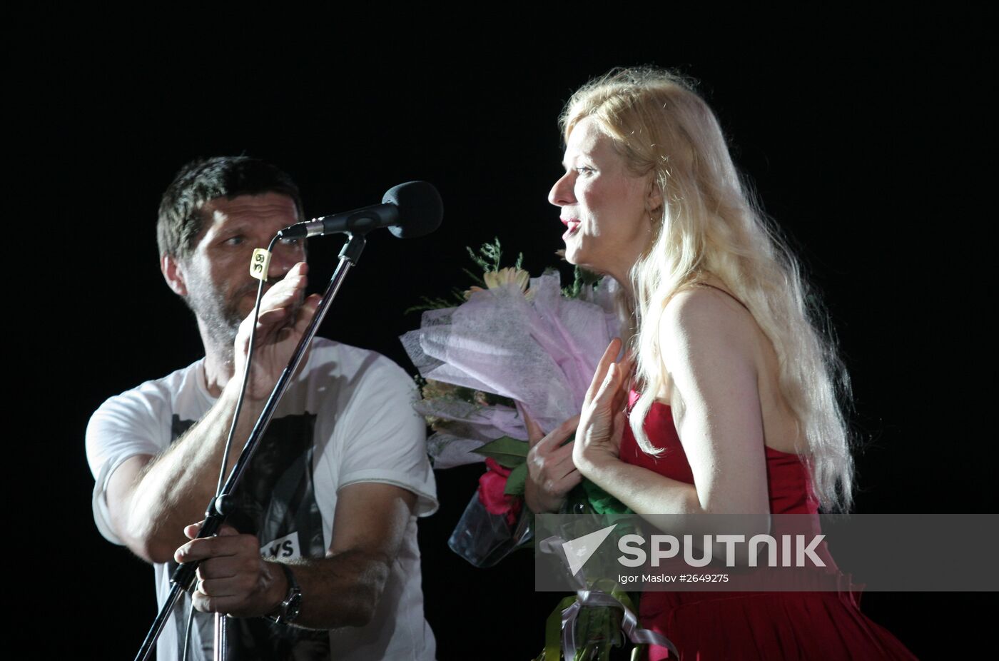 US pianist Valentina Lisitsa visits Donetsk