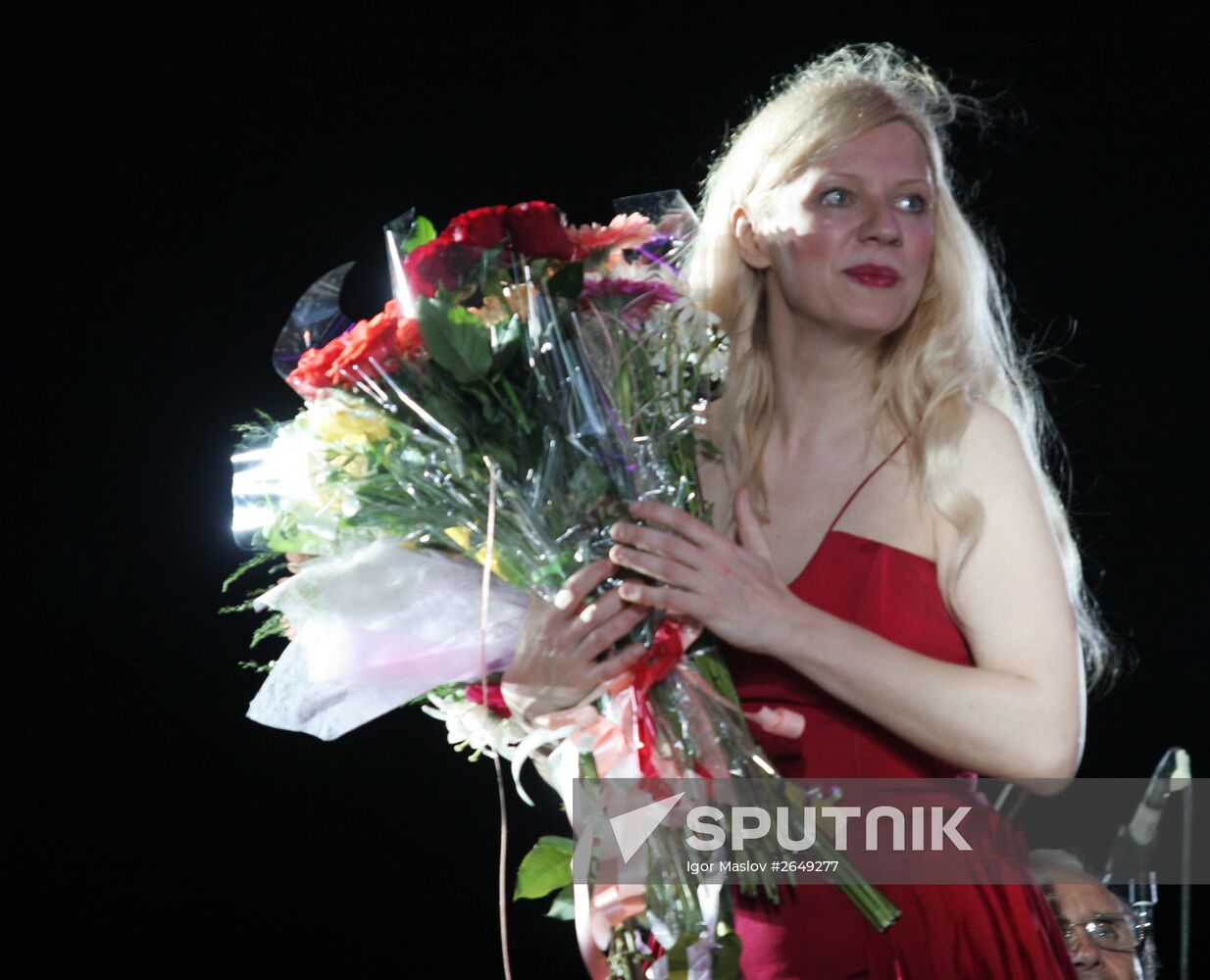 US pianist Valentina Lisitsa visits Donetsk