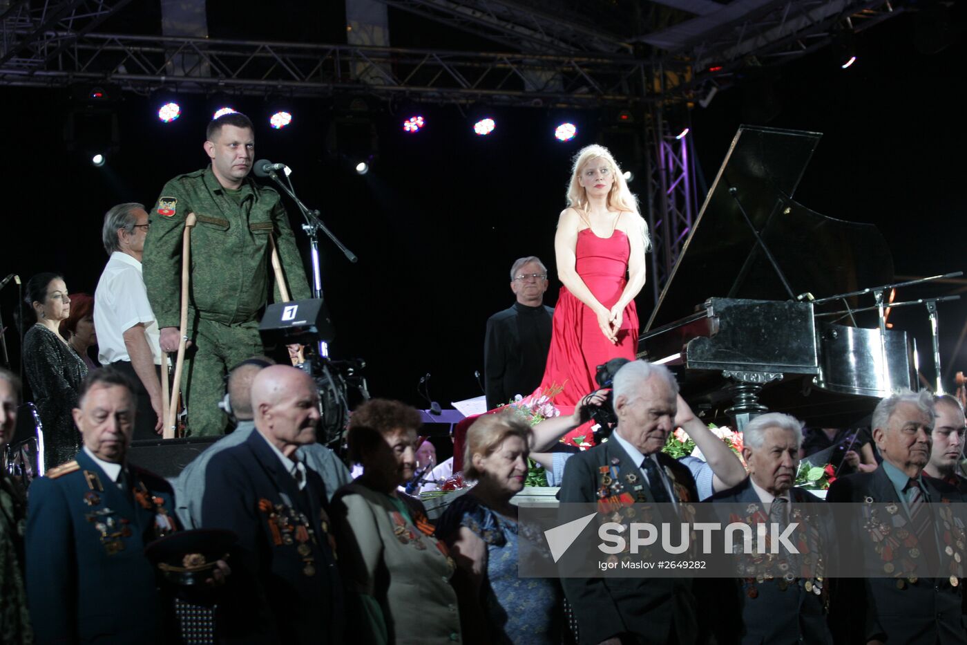 US pianist Valentina Lisitsa visits Donetsk