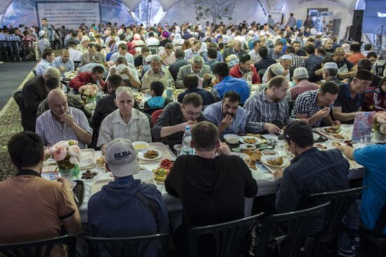 Crimea's party as part of Ramadan Tent charity project