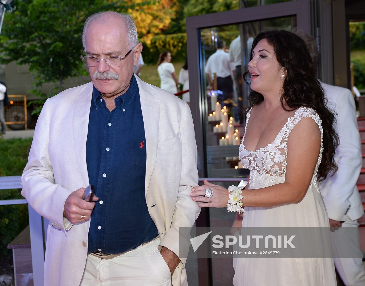 The Hollywood Reporter holds White Party