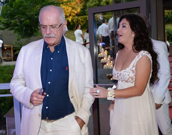 The Hollywood Reporter holds White Party