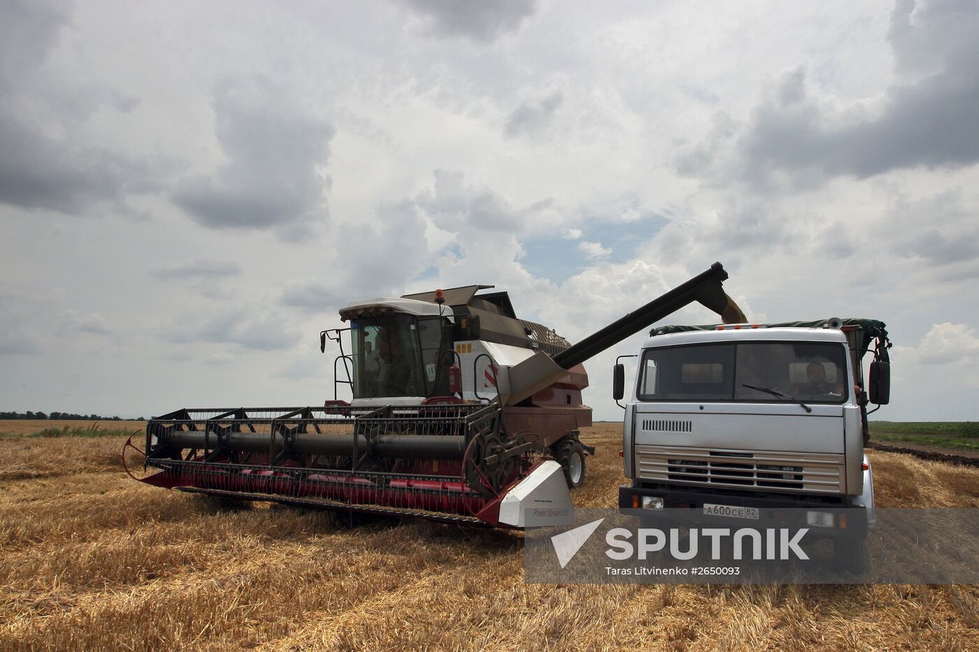 Harvesting crops in Crimea