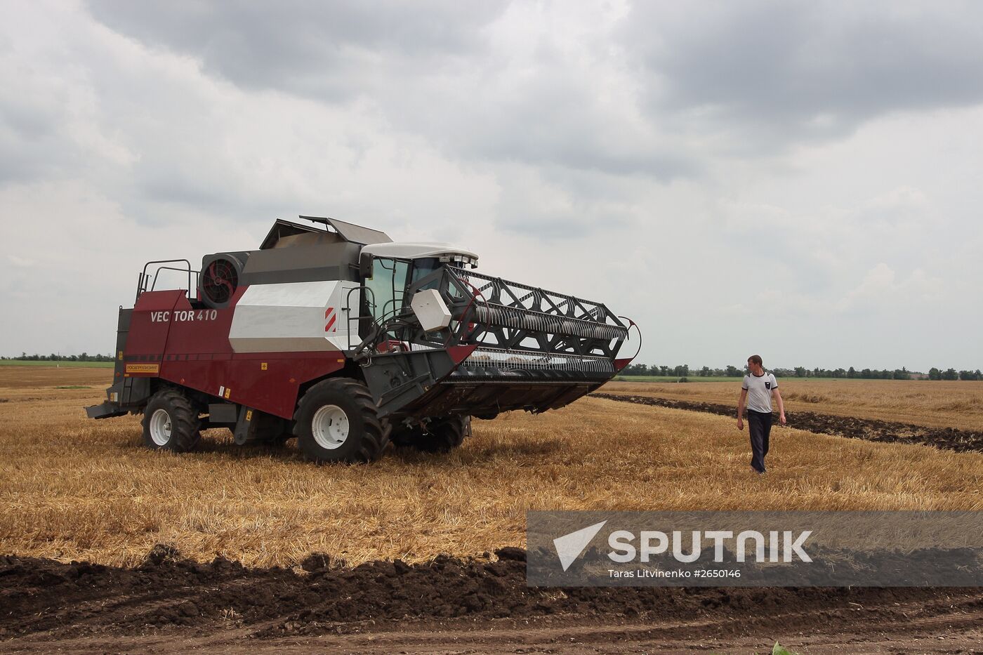 Harvesting crops in Crimea