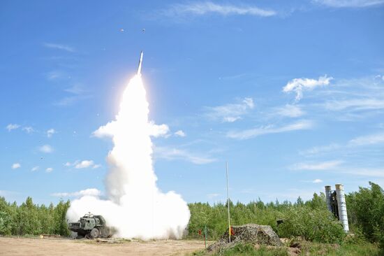 Russian, Belarusian air forces and air-defense forces conduct joint exercise at Telemba center