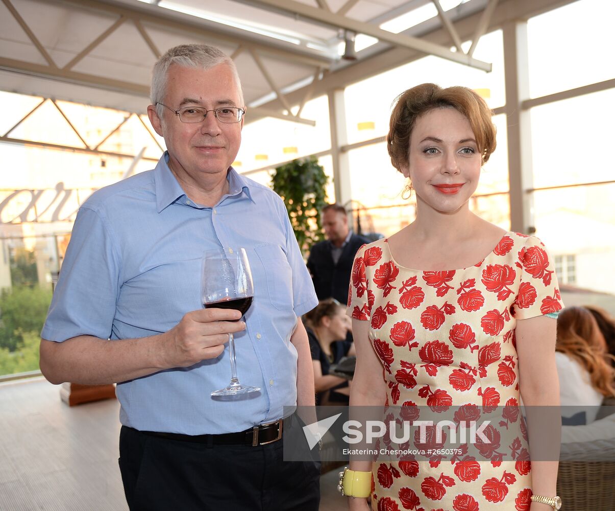 Hello! magazine hosts reception