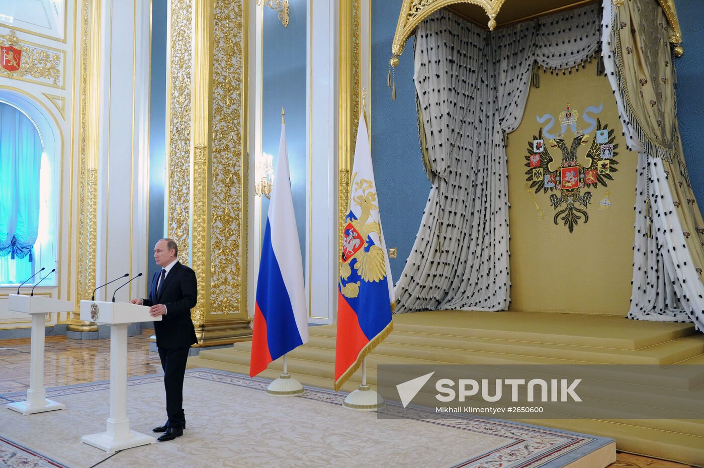 Russian President Vladimir Putin hosts reception in honor of military academy graduates