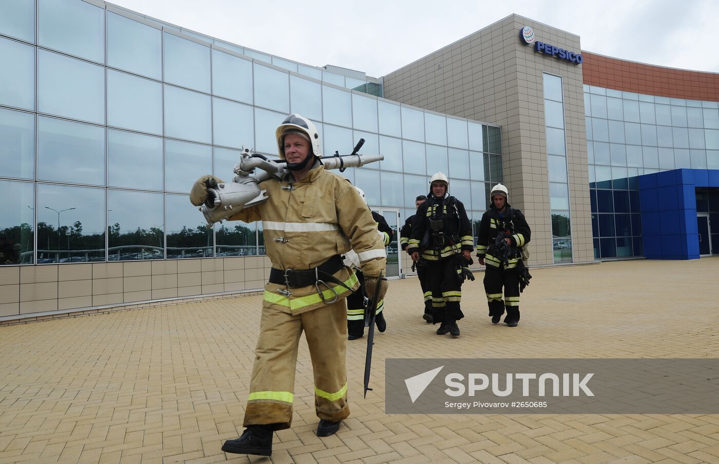 Russian Emergency Ministry's drills on Coca-Cola plant
