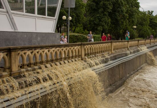 Sochi hit by flooding