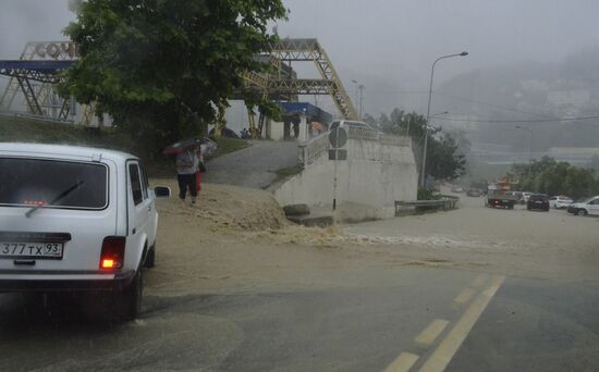 Sochi hit by flooding