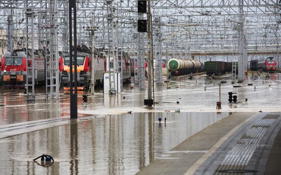 Downpour causes flash flood in Sochi