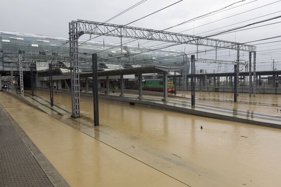 Downpour causes flash flood in Sochi