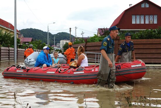 Flood recovery in Sochi following heavy shower