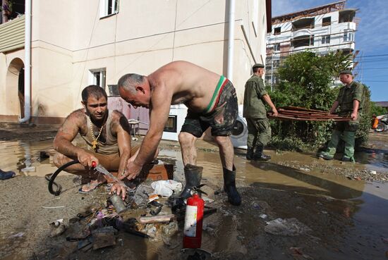 Flood recovery in Sochi following heavy shower