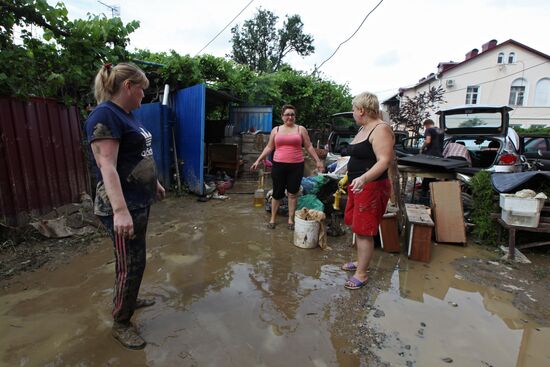 Flood recovery in Sochi following heavy shower