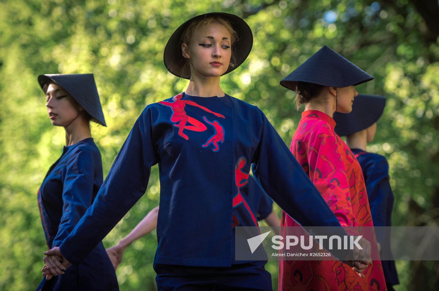 Defile Chinese Caprice at Tsarskoye Selo museum preserve