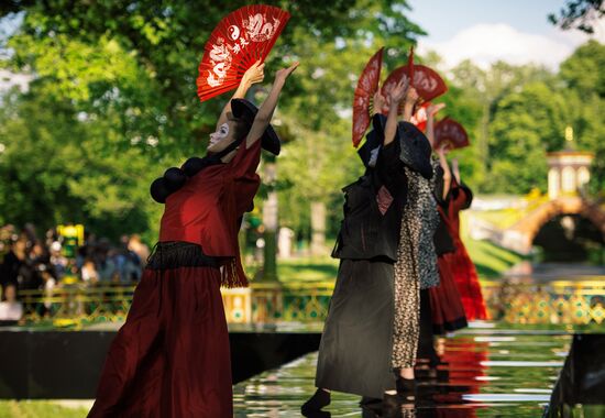 Defile Chinese Caprice at Tsarskoye Selo museum preserve