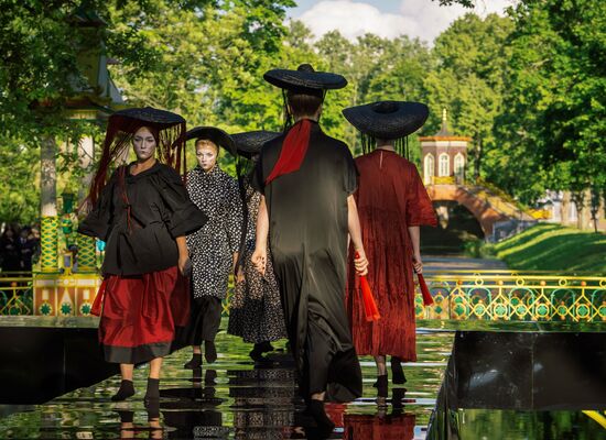 Defile Chinese Caprice at Tsarskoye Selo museum preserve