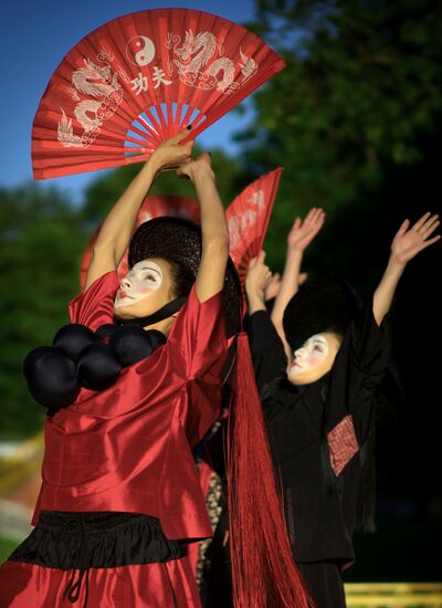 Defile Chinese Caprice at Tsarskoye Selo museum preserve