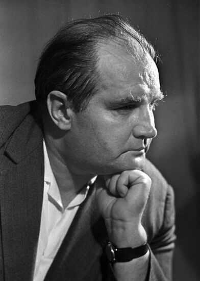 Poet Sergei Narovchatov
