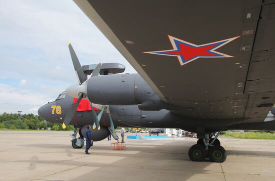 Naming an Ilyushin Il-38N May / Dolphin maritime patrol and anti-submarine warfare aircraft after Fyodor Zolotukhin