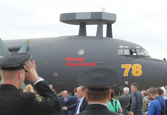 Naming an Ilyushin Il-38N May / Dolphin maritime patrol and anti-submarine warfare aircraft after Fyodor Zolotukhin