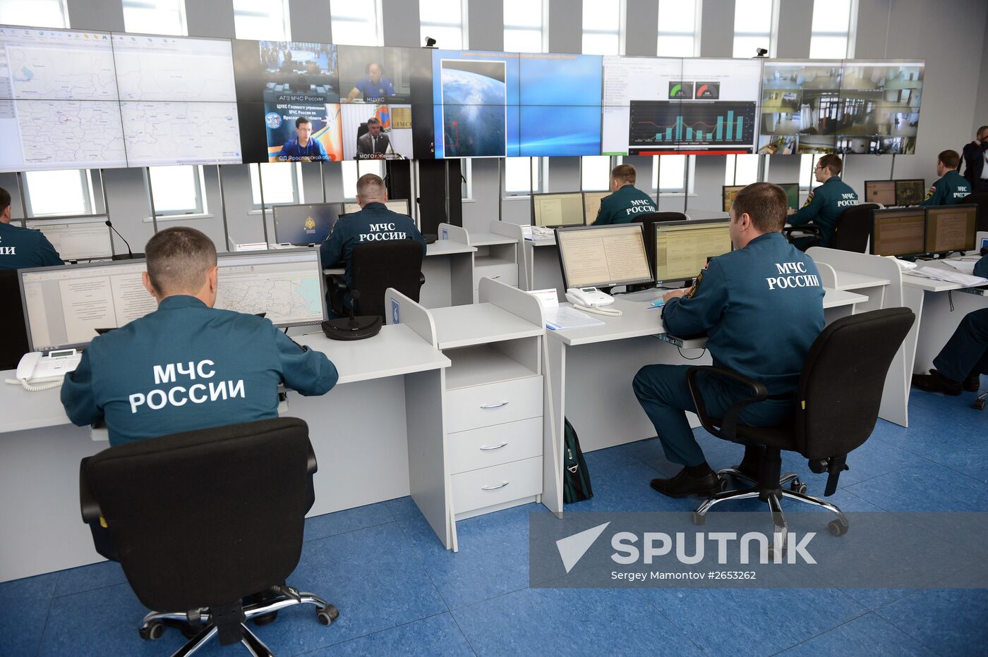 Dmitry Rogozin visits Civil Defense Academy of Russian Emergencies Ministry