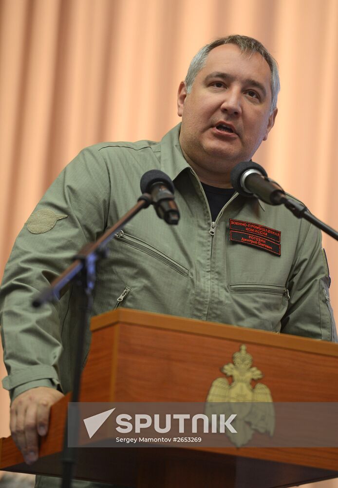 Dmitry Rogozin visits Civil Defense Academy of Russian Emergencies Ministry