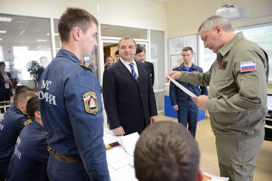 Dmitry Rogozin visits Civil Defense Academy of Russian Emergencies Ministry