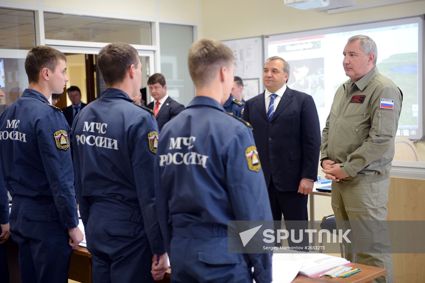 Dmitry Rogozin visits Civil Defense Academy of Russian Emergencies Ministry