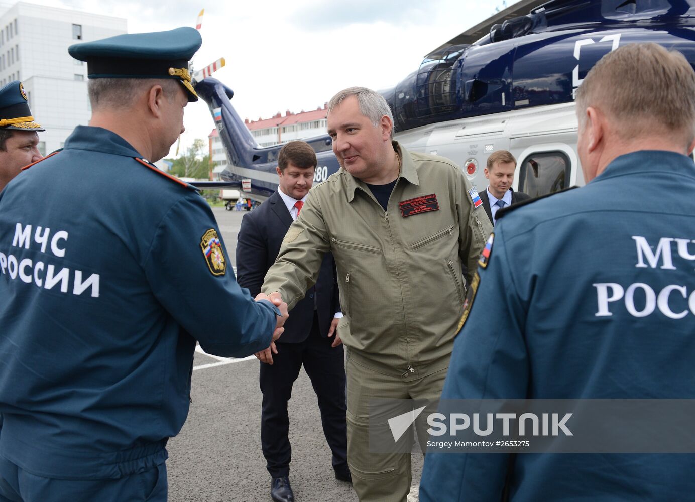 Dmitry Rogozin visits Civil Defense Academy of Russian Emergencies Ministry