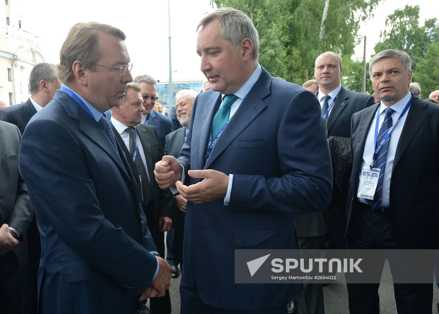 Vice-Prime Minister Dmitry Rogozin attends 2015 International Maritime Defense Show opening ceremony