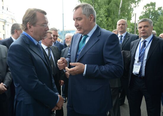 Vice-Prime Minister Dmitry Rogozin attends 2015 International Maritime Defense Show opening ceremony