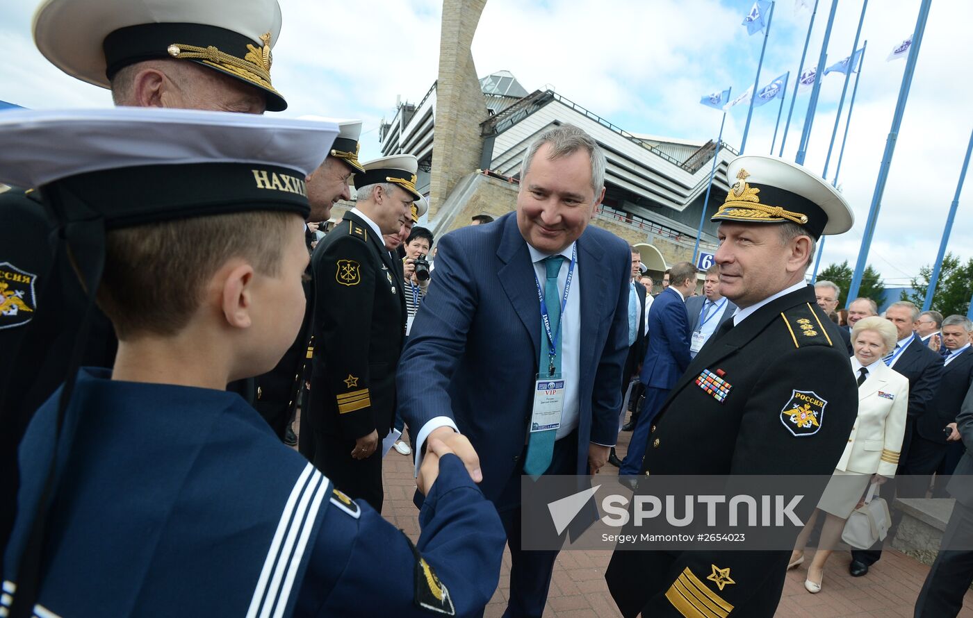 Vice-Prime Minister Dmitry Rogozin attends 2015 International Maritime Defense Show opening ceremony