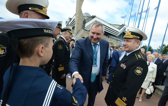 Vice-Prime Minister Dmitry Rogozin attends 2015 International Maritime Defense Show opening ceremony