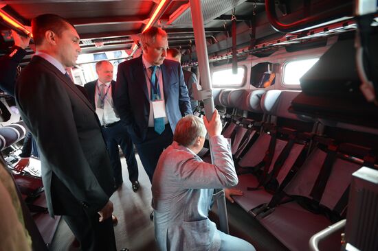 Vice-Prime Minister Dmitry Rogozin attends 2015 International Maritime Defense Show opening ceremony