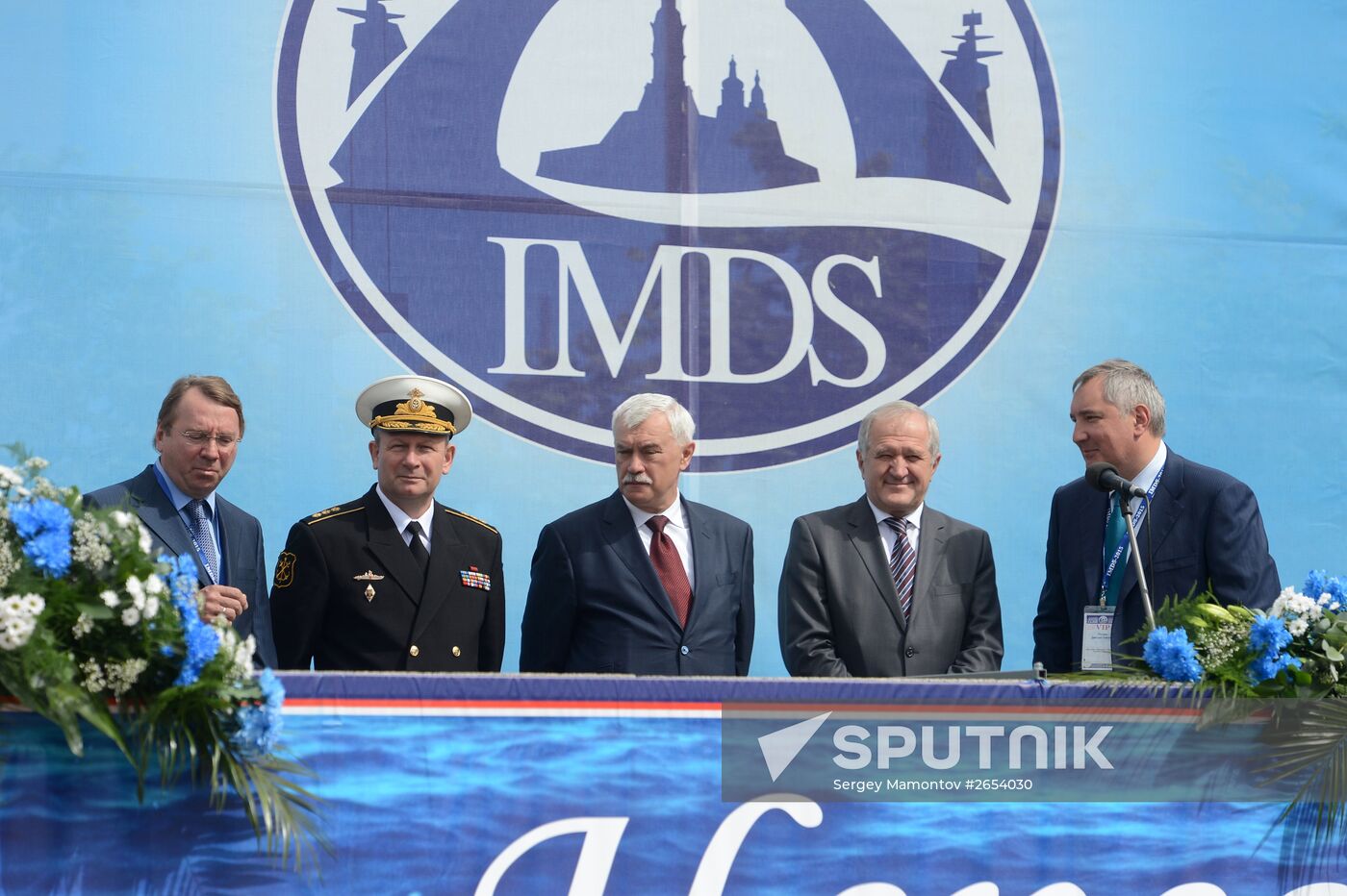 Vice-Prime Minister Dmitry Rogozin attends 2015 International Maritime Defense Show opening ceremony