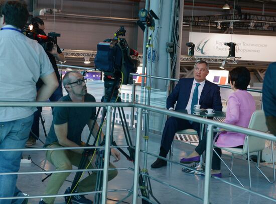 Vice-Prime Minister Dmitry Rogozin attends 2015 International Maritime Defense Show opening ceremony