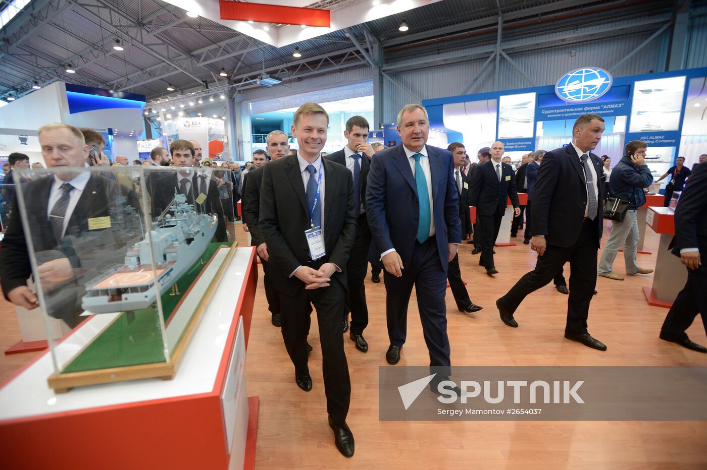 Vice-Prime Minister Dmitry Rogozin attends 2015 International Maritime Defense Show opening ceremony
