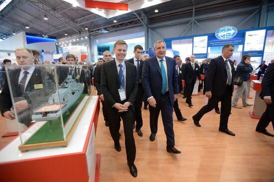 Vice-Prime Minister Dmitry Rogozin attends 2015 International Maritime Defense Show opening ceremony