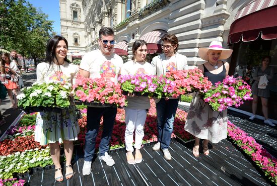 Flower Festival opens at GUM