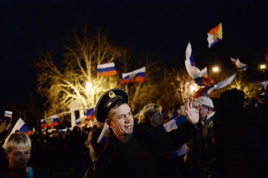 Festivities in Sevastopol after referendum on Crimea's status
