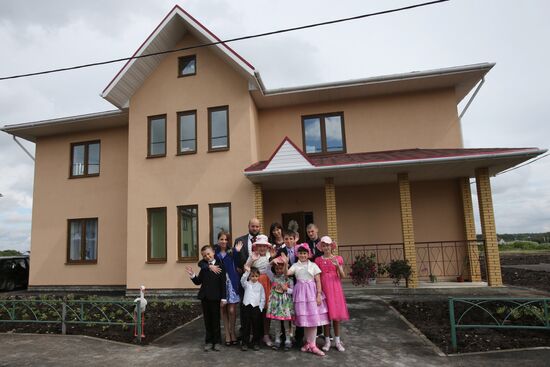Opening of family orphanages of diligence in St. Petersburg