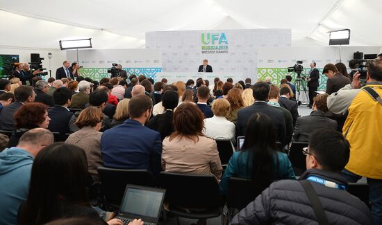 Press briefing by Russian Presidential Press Secretary Dmitry Peskov