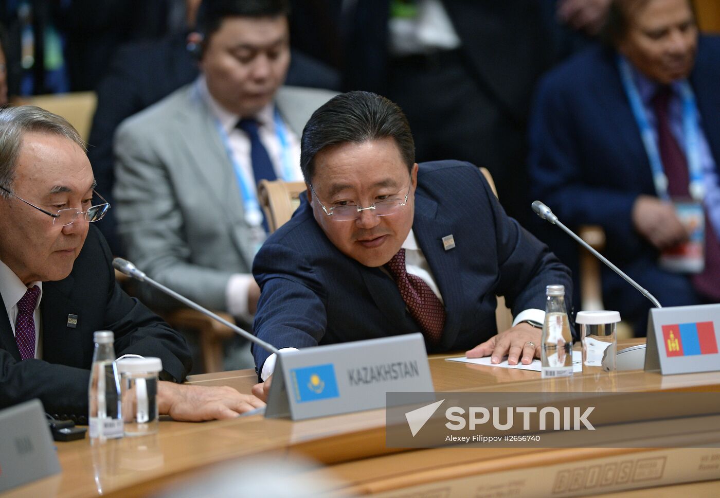 BRICS leaders meet with the leaders of the invited states