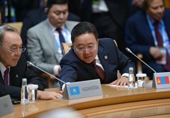 BRICS leaders meet with the leaders of the invited states