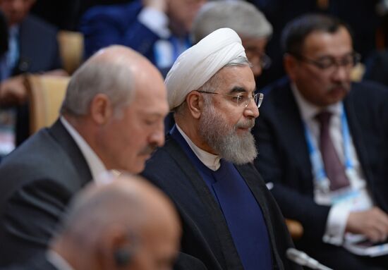 BRICS leaders meet with the leaders of the invited states