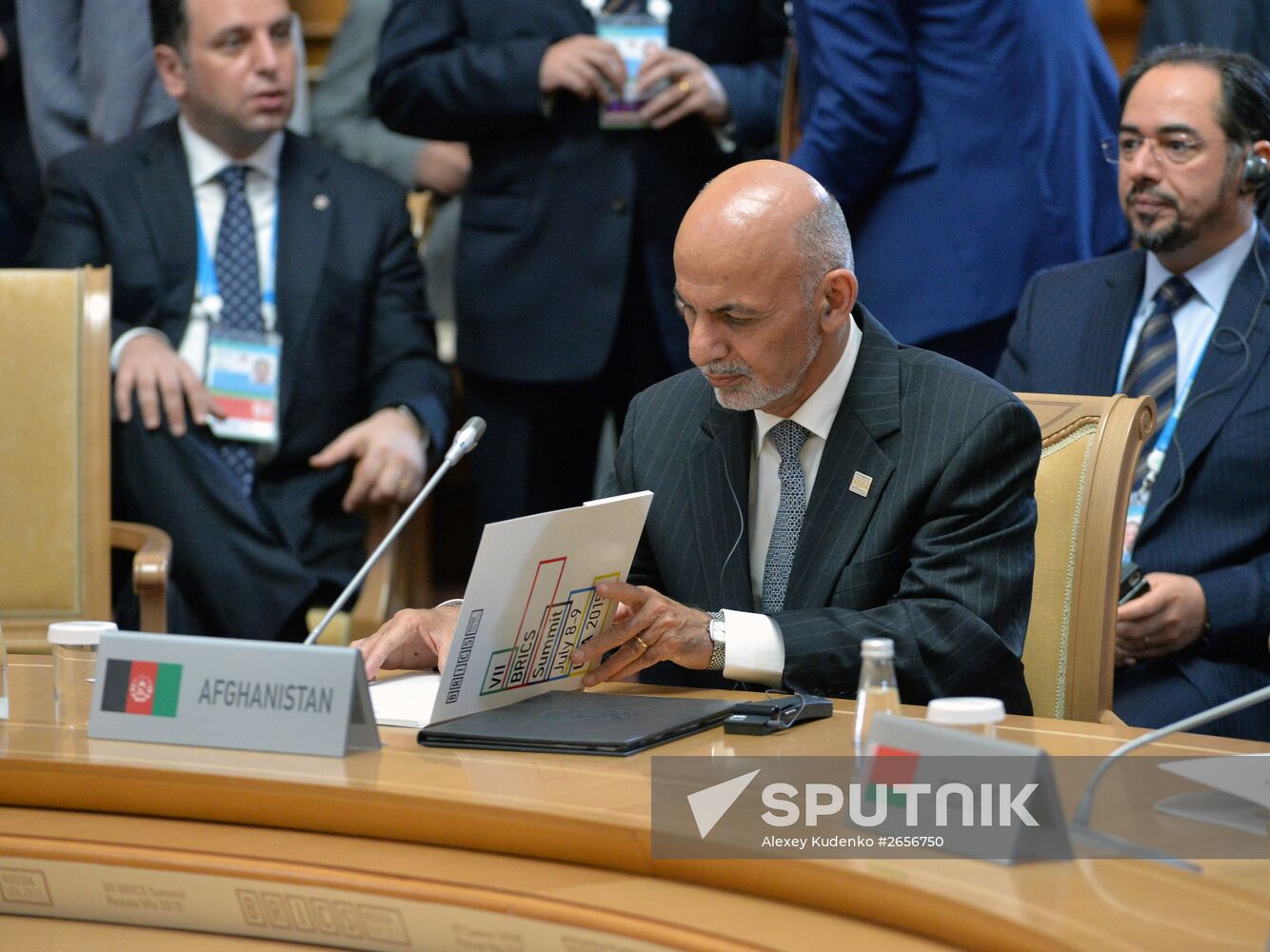 BRICS leaders meet with the leaders of the invited states
