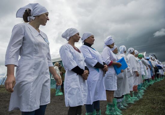 Contest of milkmaids in Omsk Region
