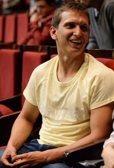 Commonwealth of Taganka Actors company gathers to mark the end of 22nd season